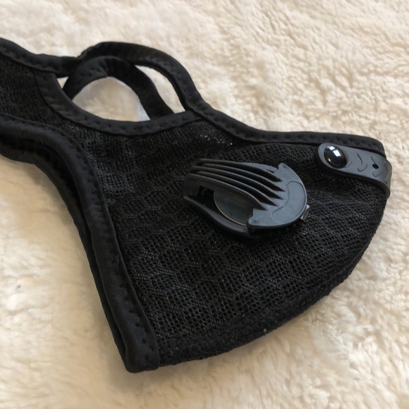 Sport Face Mask Cover for Kids with 3-Filters - Picture 11 of 16